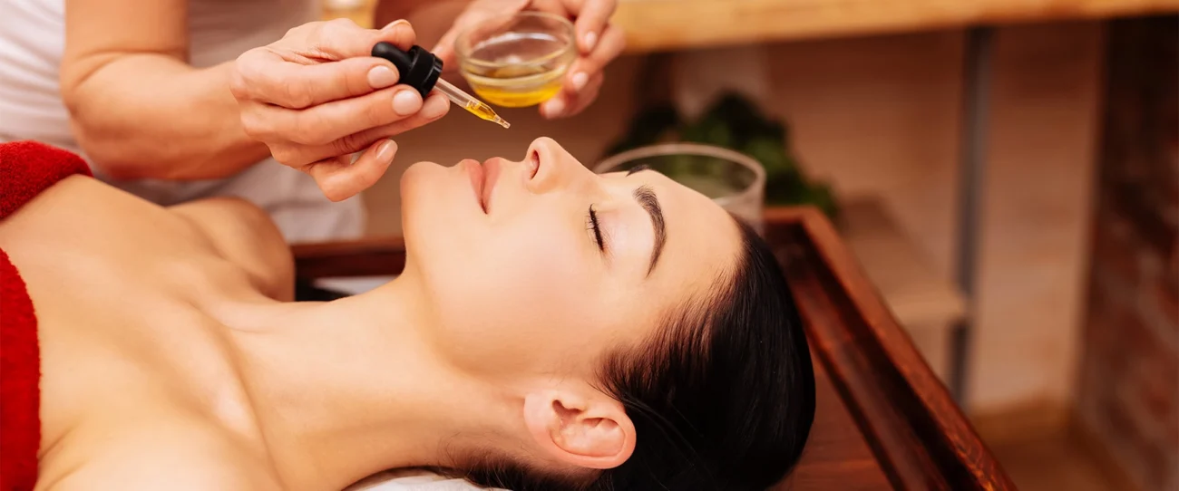 Facial Essential oil scraping